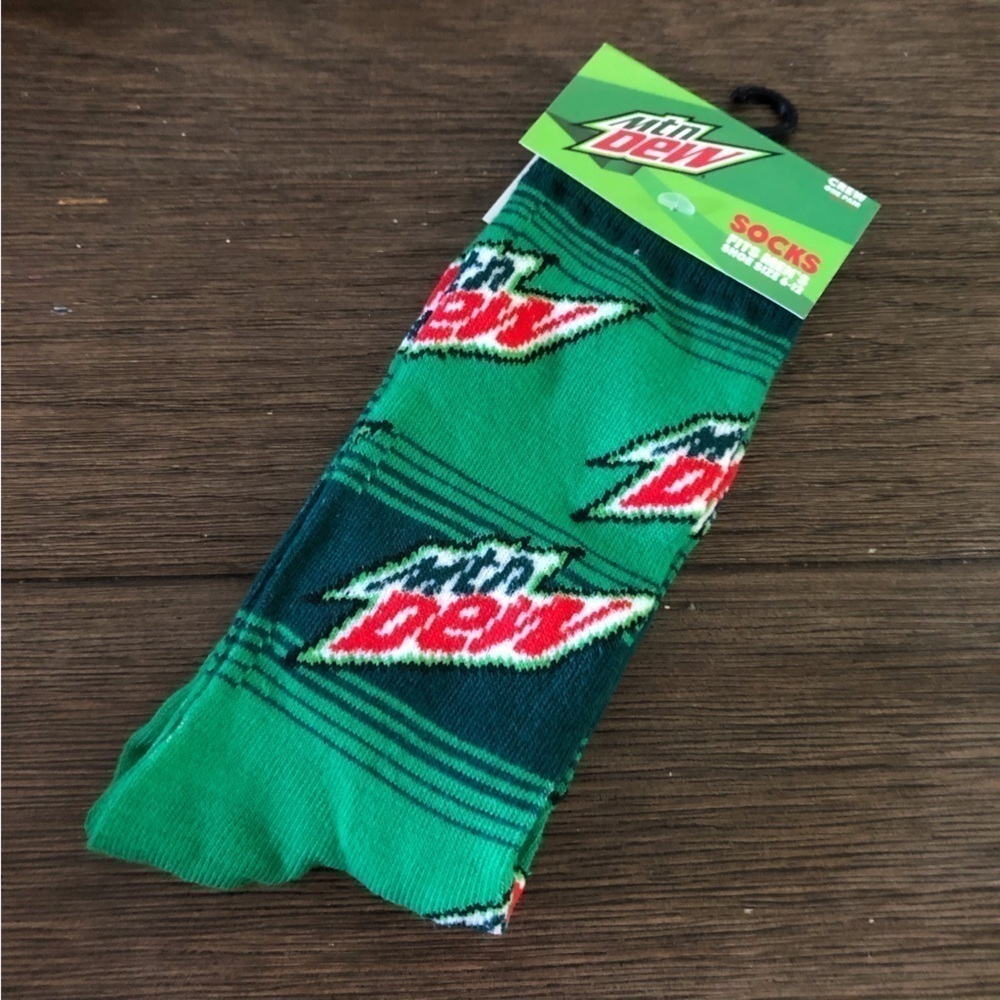 Mountain Dew men’s crew socks size 6-12